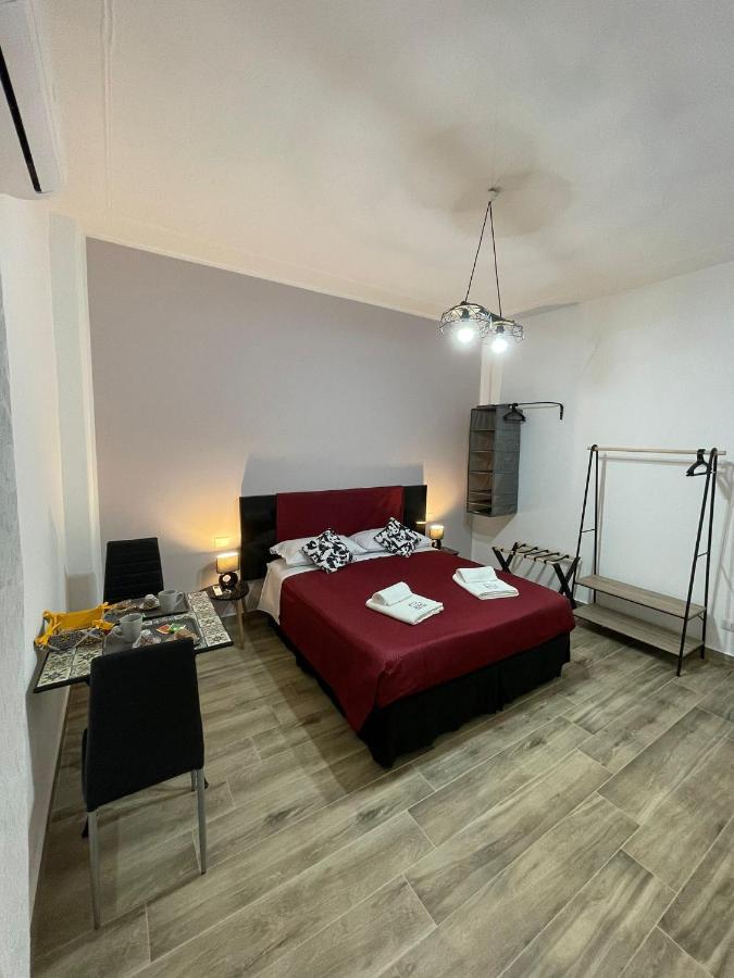 A Bone Guest House Катания Экстерьер фото